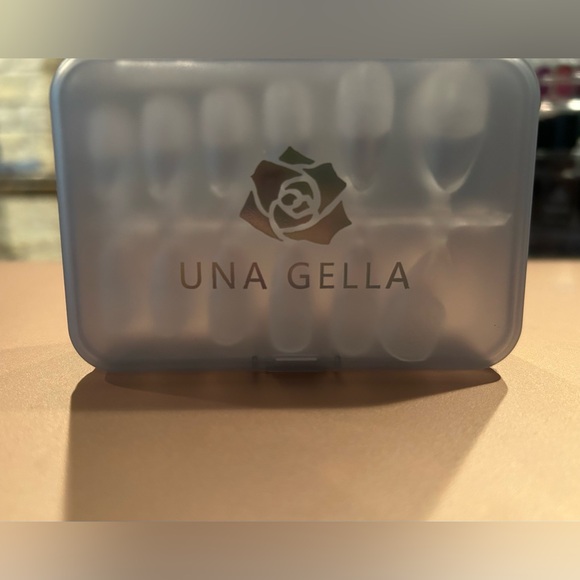 UNA GELLA ALMOND SHAPE GEL X TIPS - Picture 4 of 6